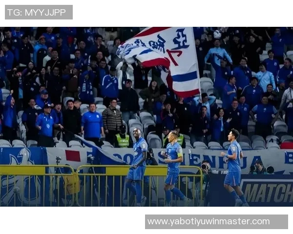 申花八次射门无果与蔚山战平阿苏埃错失单刀争议判罚引热议 申花八次射门无果与蔚山战平阿苏埃错失单刀争议判罚引热议