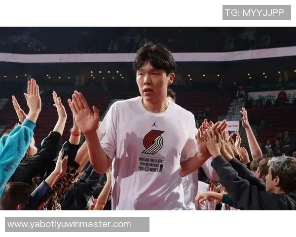 文班亚马参加投篮训练左小腿拉伤未佩戴护具靴引发关注