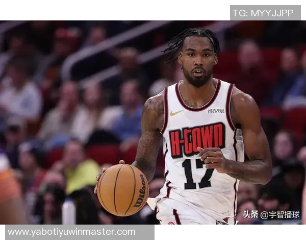 乌度卡谈球队表现强调进攻转移球与防守的出色配合 乌度卡谈球队表现强调进攻转移球与防守的出色配合