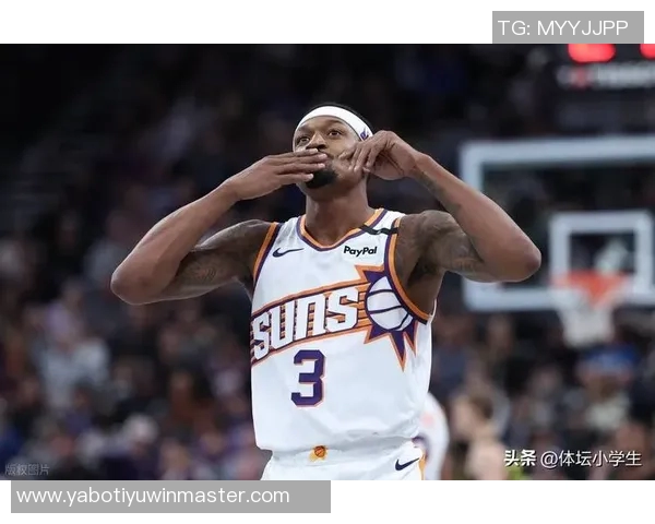 快船官方确认比尔因背部不适明日对阵开拓者出战存疑